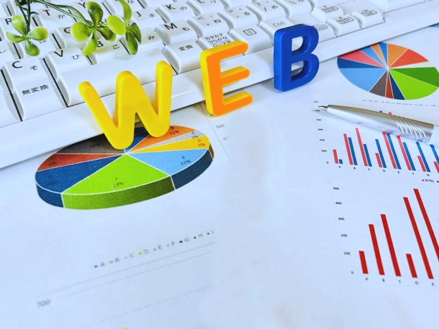 ホームページ制作は業者への依頼がおすすめ